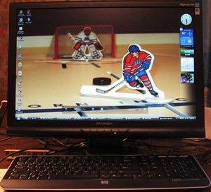 Joe's computer with screensaver 5